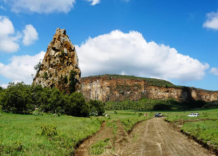 Day tour to Lake Naivasha and Hells Gate Park